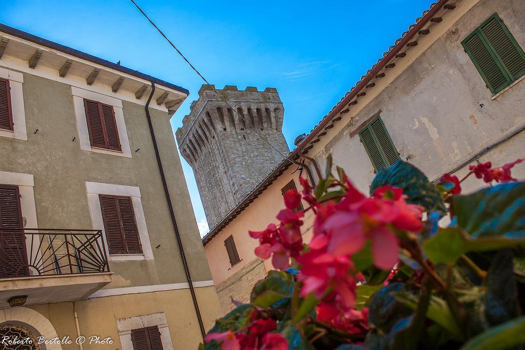 Torre Della Botonta Bed and Breakfast Castel Ritaldi Eksteriør billede