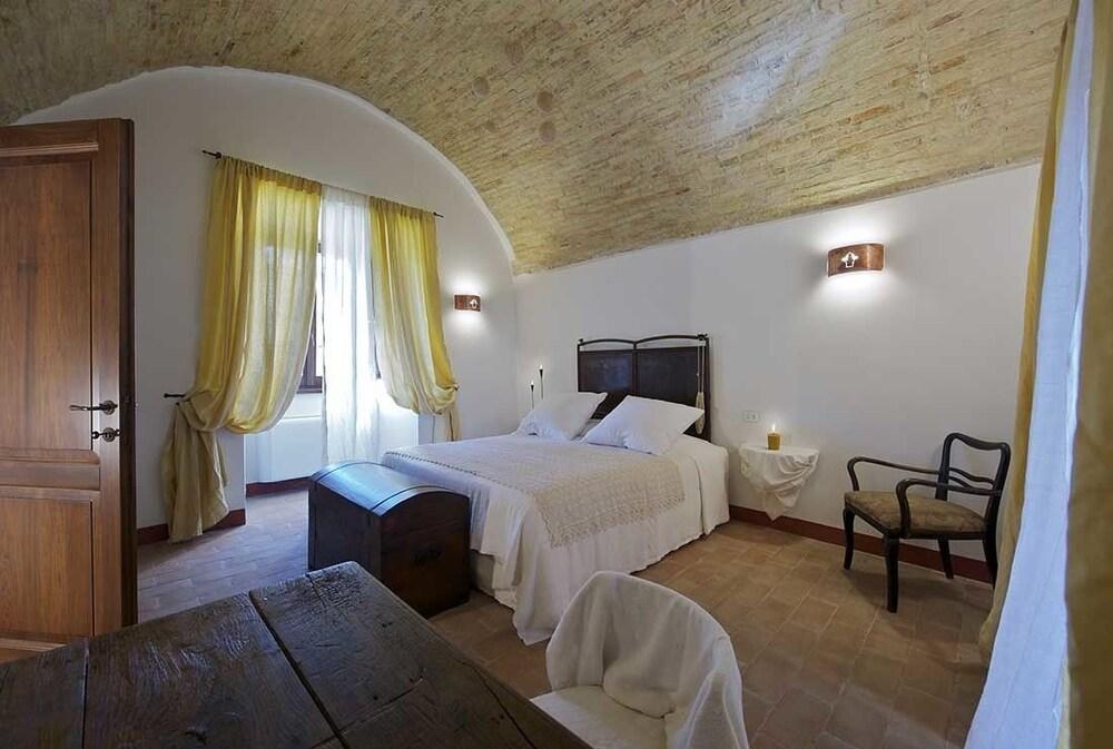 Torre Della Botonta Bed and Breakfast Castel Ritaldi Eksteriør billede